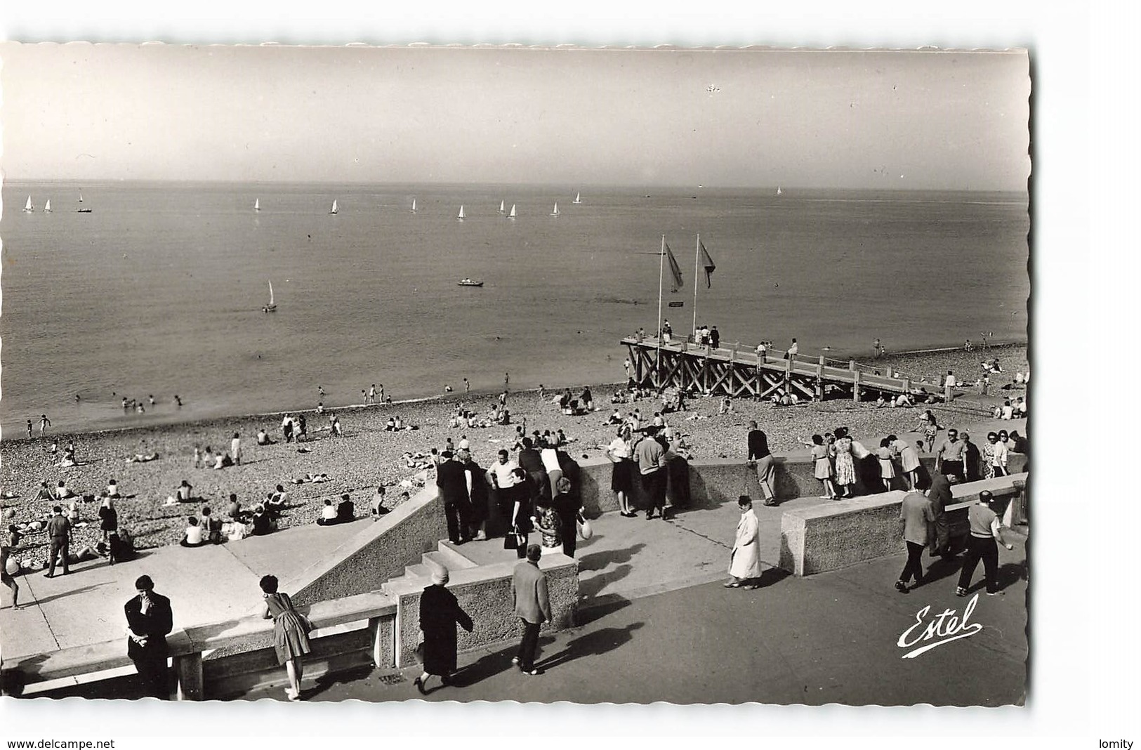 76 Dieppe Vue Sur La Plage  CPSM PF Edit Estel N°55188 Photo - Dieppe