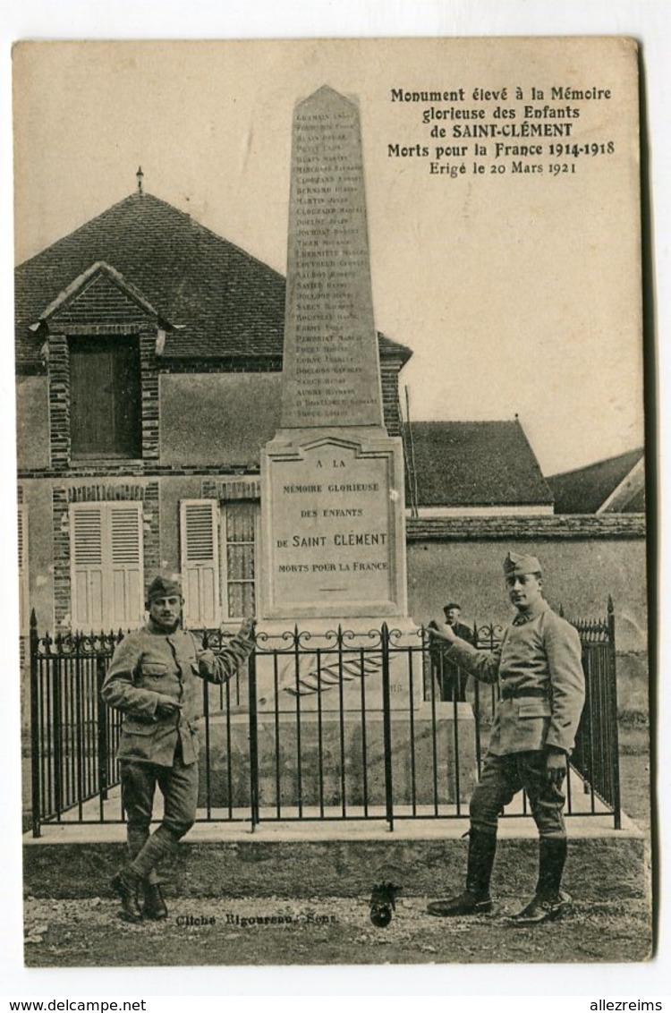 CPA  89 : ST CLEMENT  Monument Avec Militaires   A  VOIR  !!!!!! - Saint Clement