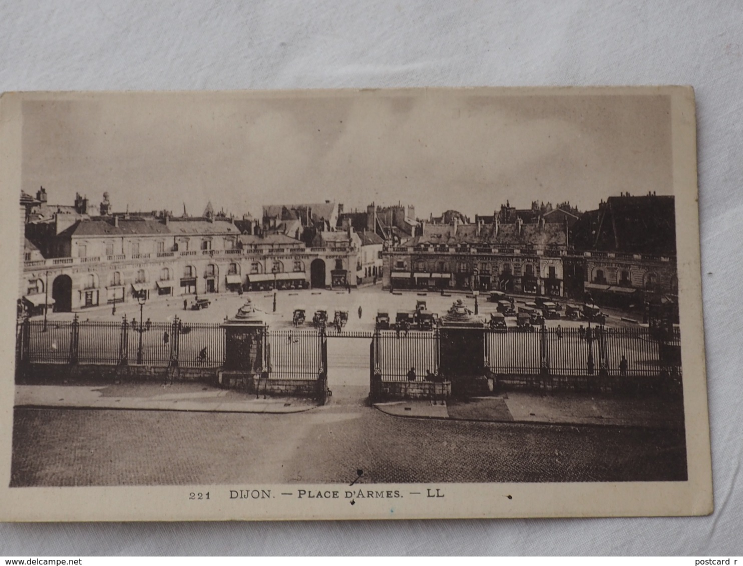 France  Dijon Place Armes 1931   A 199 - Dijon