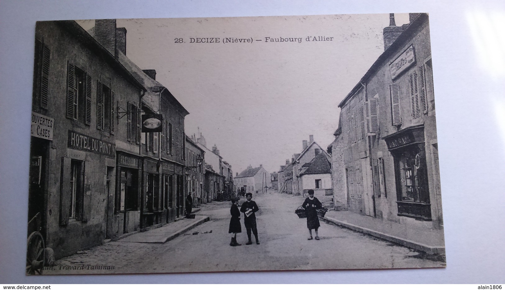 Carte Postale ( V1 ) Ancienne De Decize , Faubourg D Allier - Decize
