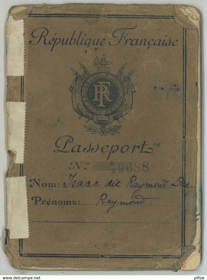 Passeport x 3 Raymond Isaac , alias Raymond Dac , artiste chorégraphique ayant beaucoup voyagé . Judaïca . Occupation .