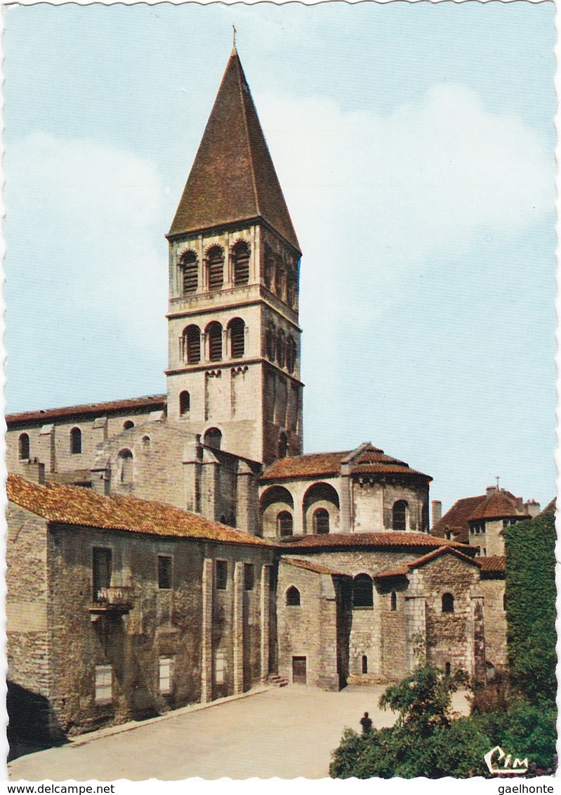 F71-102 TOURNUS - EGLISE SAINT PHILIBERT - VUE DU SUD EST SUR LE GRAND CLOCHER ET L'ABSIDE - Autres & Non Classés