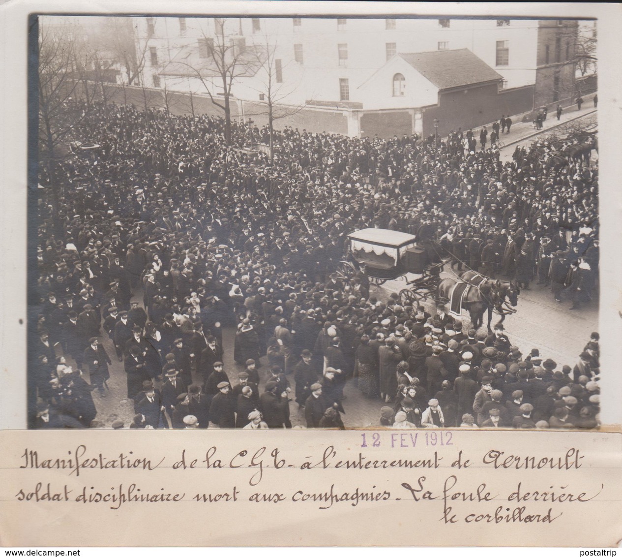 PARIS MANIFESTATION DE LA CGB A ENTERREMENT AERNOULT  CORBILLARD 18*13CM Maurice-Louis BRANGER PARÍS (1874-1950) - Guerra, Militares