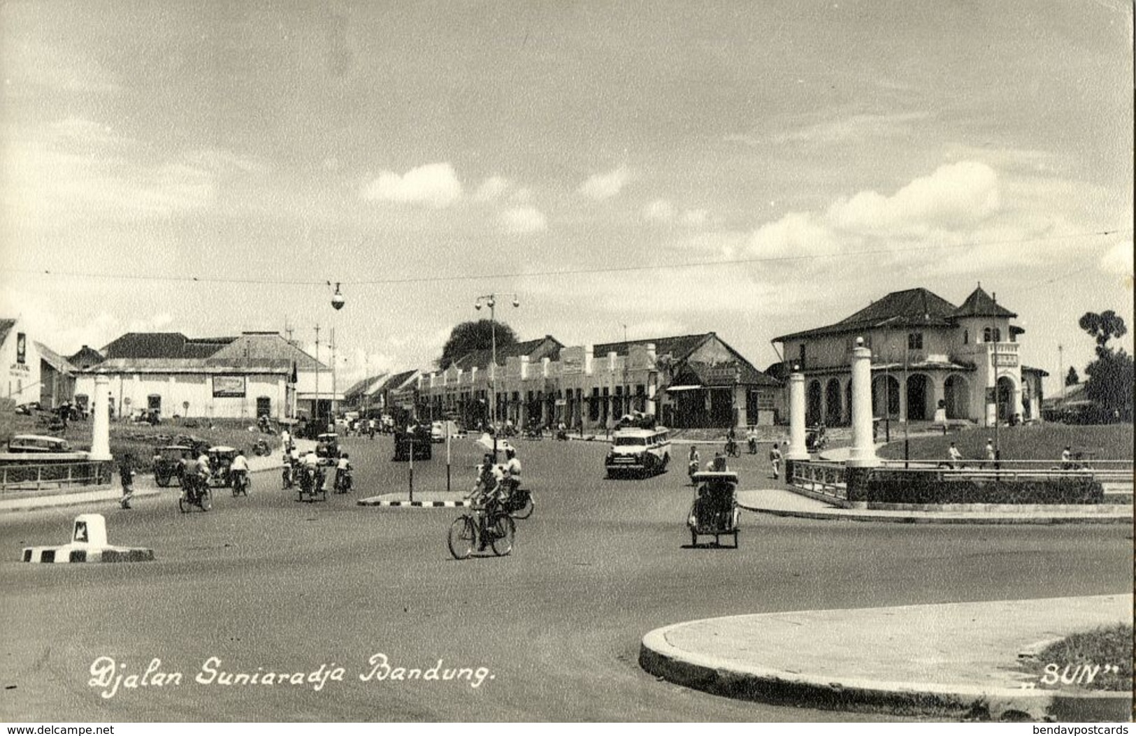 Indonesia, JAVA BANDUNG, Jalan Suniaraja, Cars (1958) RPPC Postcard - Indonesia