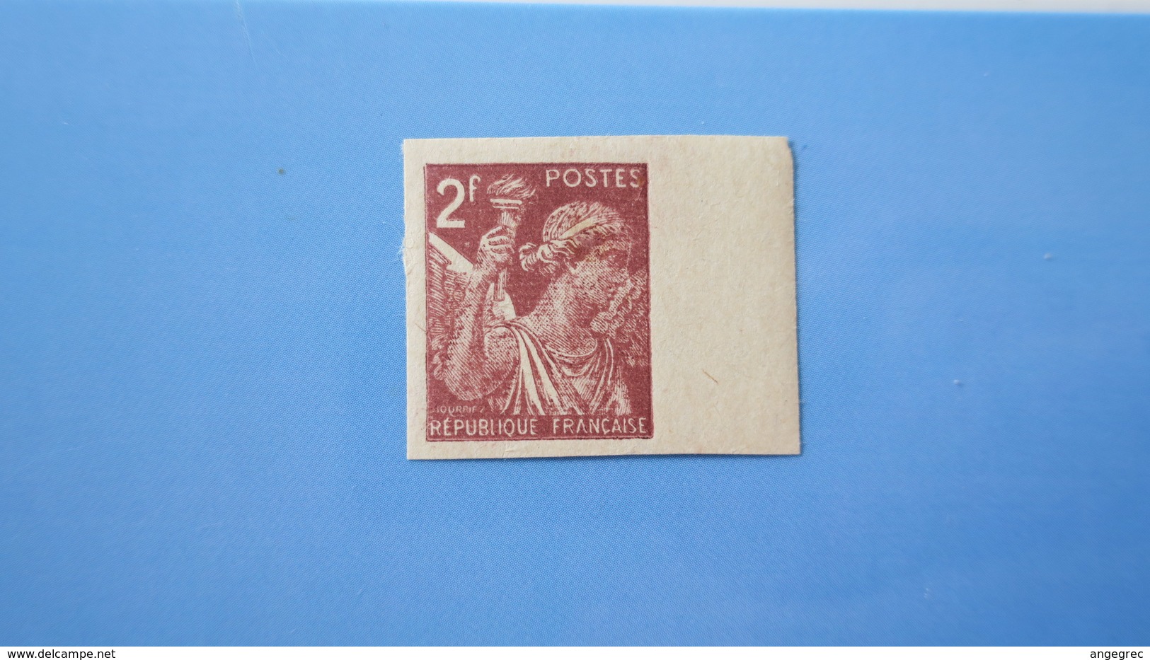 Type Iris N° 653 Non Dentelé Bord De Feuille Neuf ** - Unused Stamps