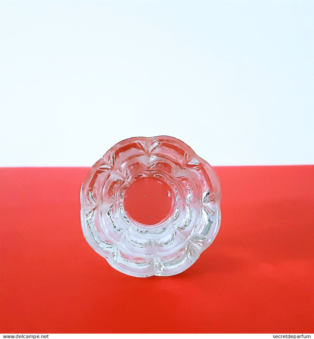 Miniatures De Parfum  BOUCHON  De  FLACON  PATOU  En Verre Diamètre 3.5  Cm  Dessus Bouchon   Hauteur  4.5 Cm - Sin Clasificación