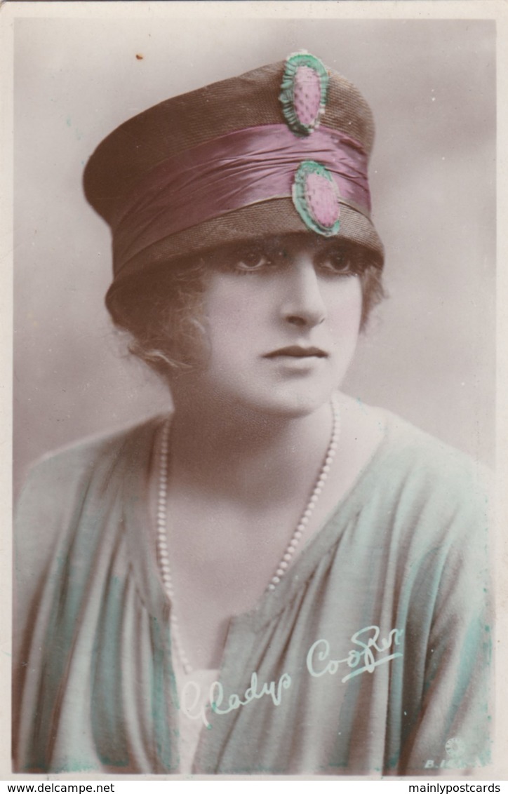 AO86 Actress - Gladys Cooper - 1918 RPPC - Theatre