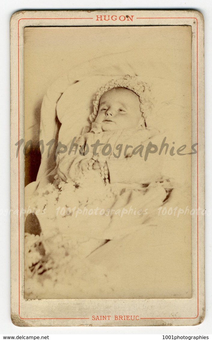 Post-mortem D&#039;un Enfant. CDV Hugon Photographie - Other & Unclassified