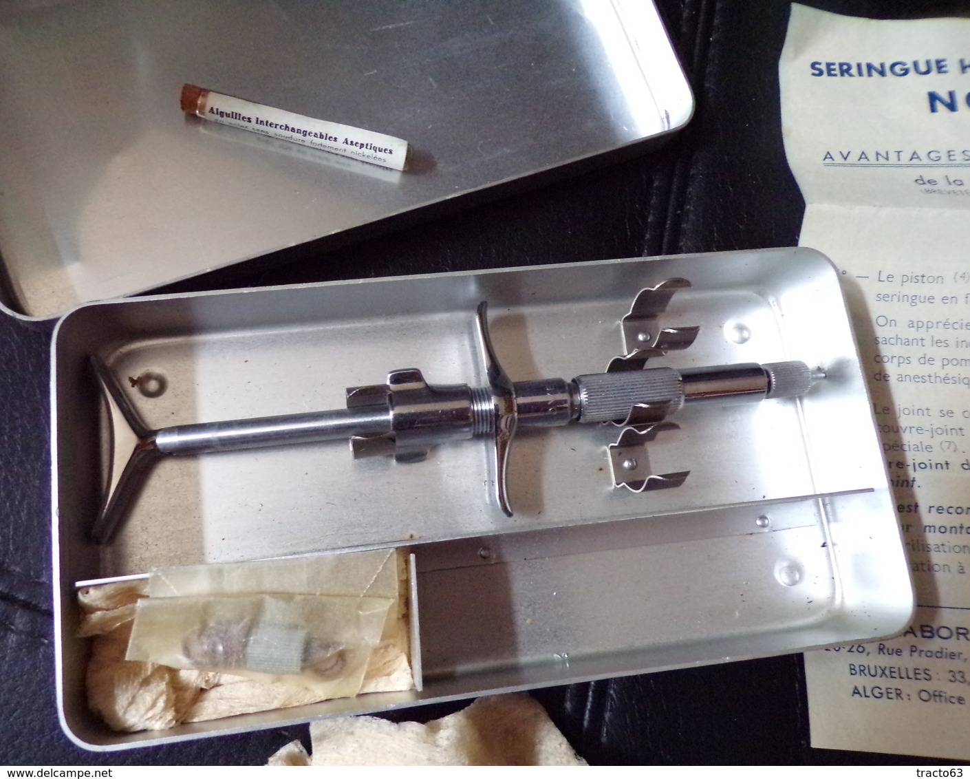 SERVICE DE SANTE DES ARMEES : SERINGUE HYPODERMIQUE NOVEX , 6 AIGUILLES POUR DENTISTE EN ACIER NICKELE ,FABRICATION LABO - Equipement