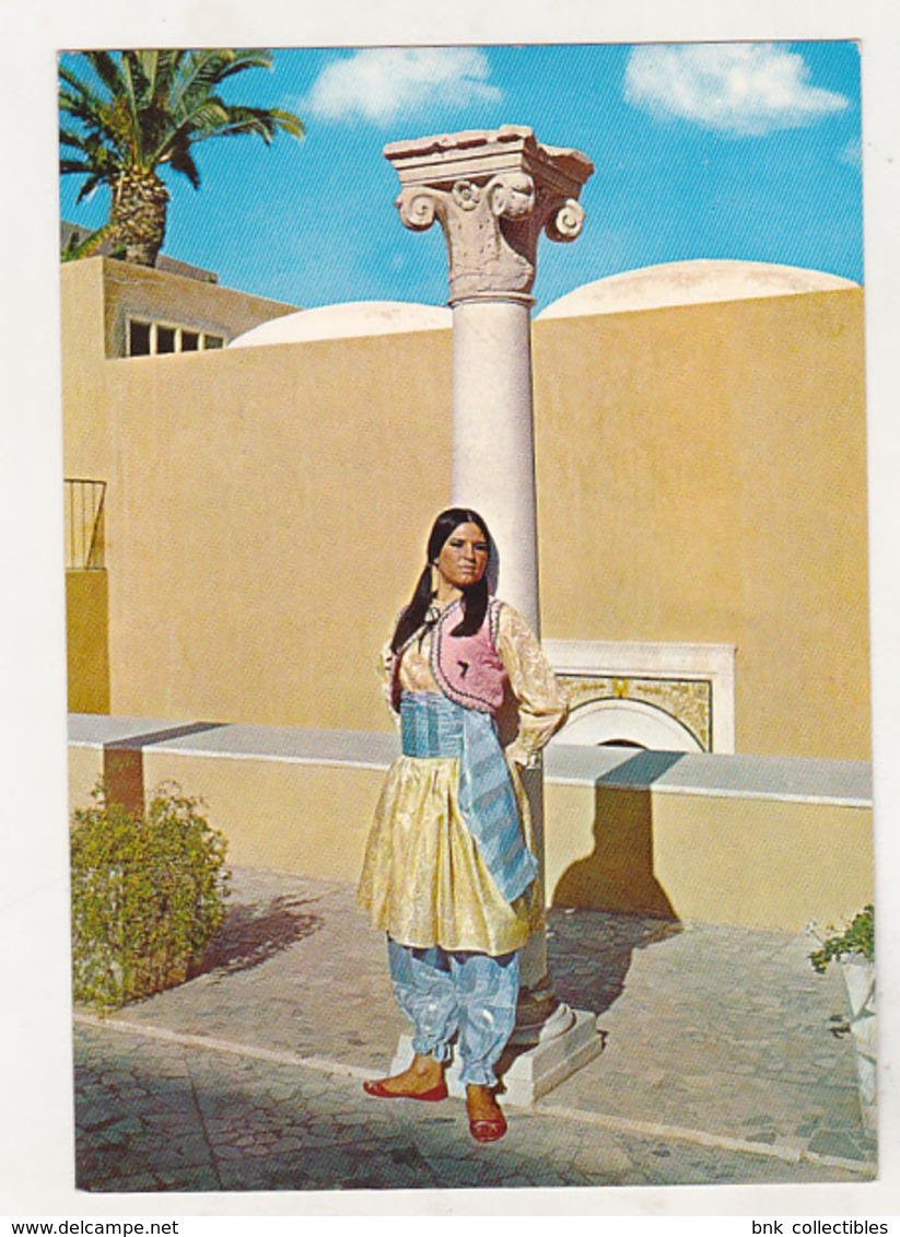 Libya Old Uncirculated Postcard - Girl In Traditional Costume - Africa