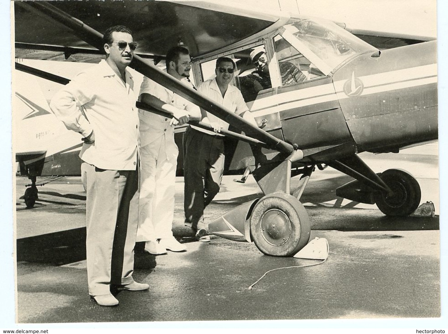 Homme Man Avion à Identifier Situer Id Martinique - Aviation