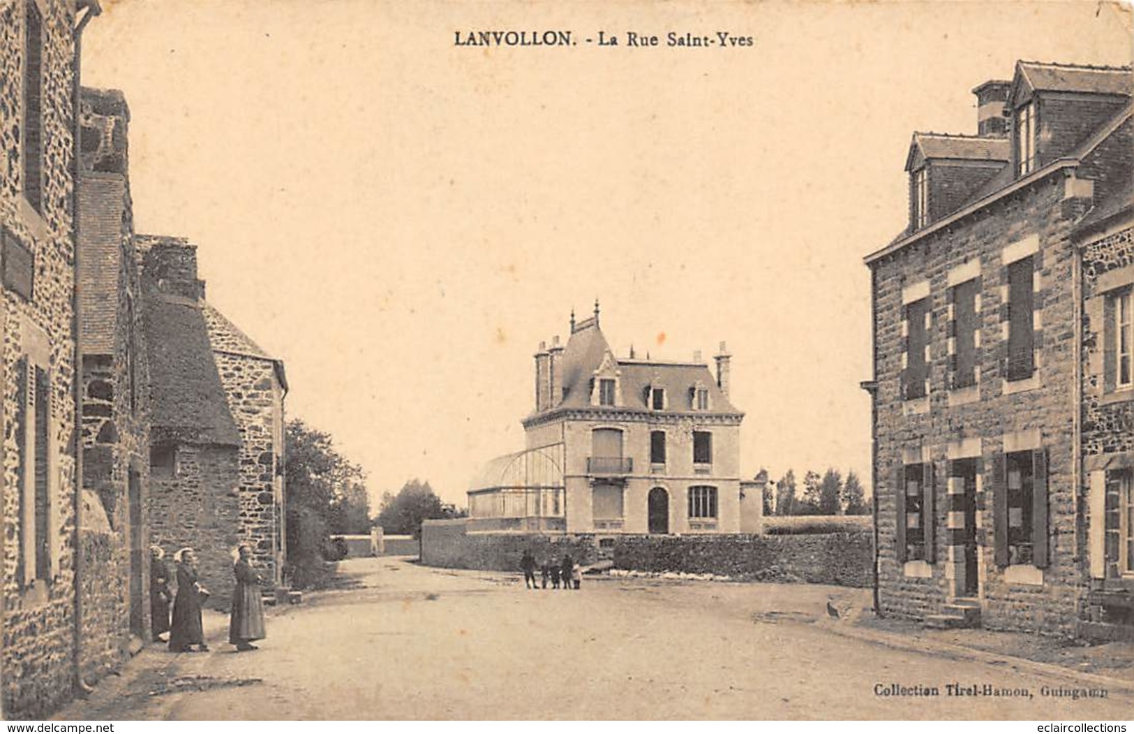 Lanvollon       22        La Rue Saint Yves        (voir Scan) - Lanvollon