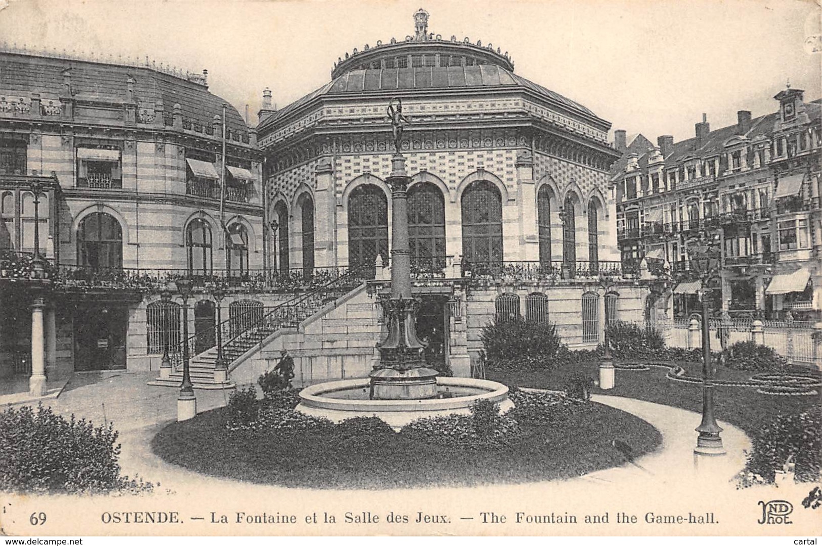 OSTENDE - La Fontaine Et La Salle Des Jeux - Oostende