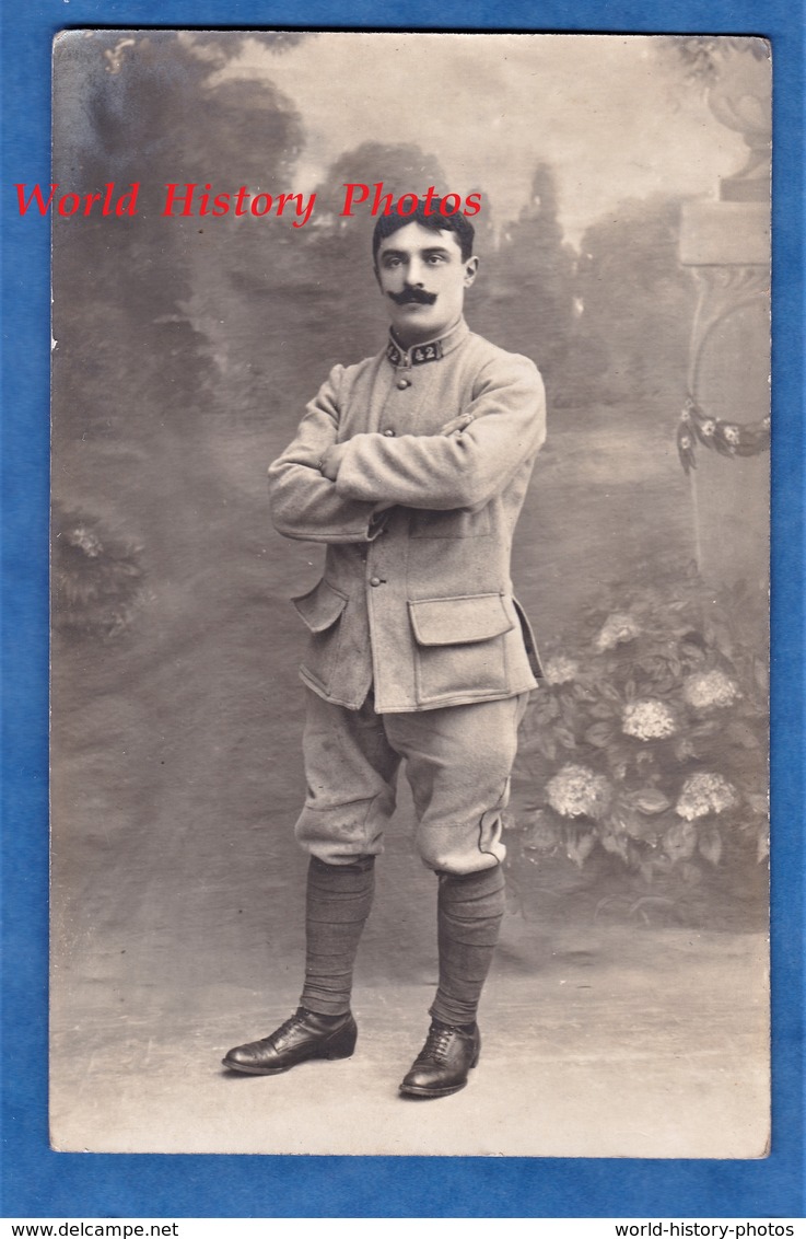 CPA Photo - Portrait Studio D'un Poilu Du 42e Régiment D' Artillerie - Voir Uniforme - Soldat WW1 - Autres & Non Classés