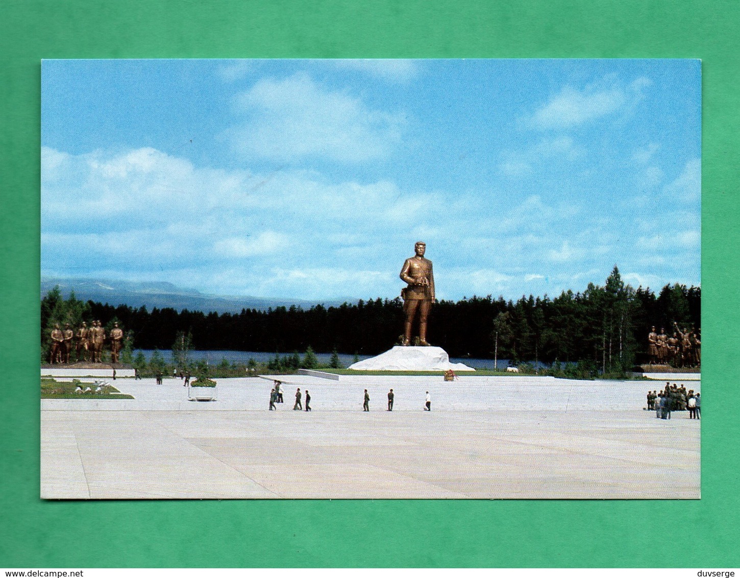 Corée Du Nord North Korea Pyongyang Grand Monument Au Bord Du Lac Samdjiyeun - Corée Du Nord