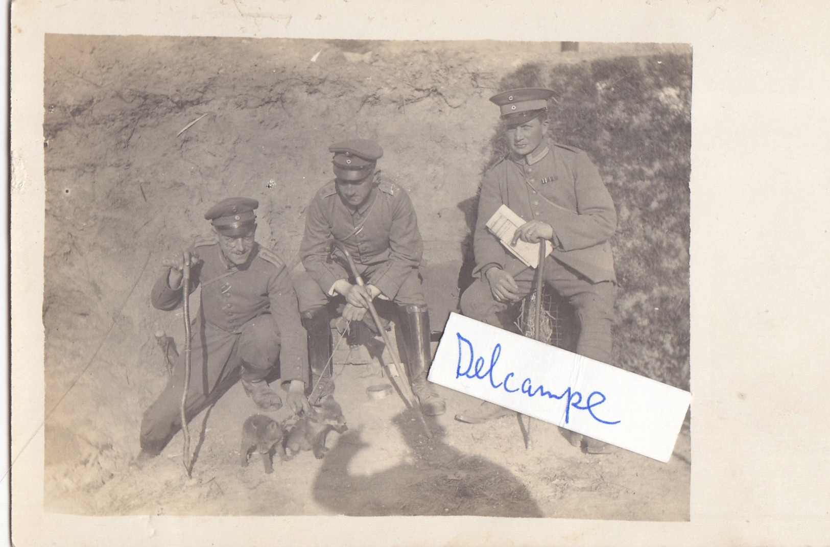 Foto Offiziere Mit Fuchs Fox Maskottchen Russland 1917  Deutscher Soldat 1.Weltkrieg - Krieg, Militär