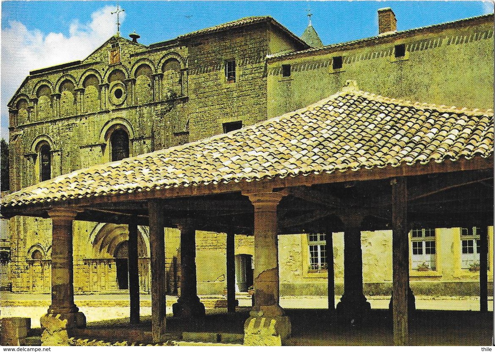 CADOUIN - L'ensemble Médiéval Des Halles Et L'église Abbatiale - Sonstige & Ohne Zuordnung