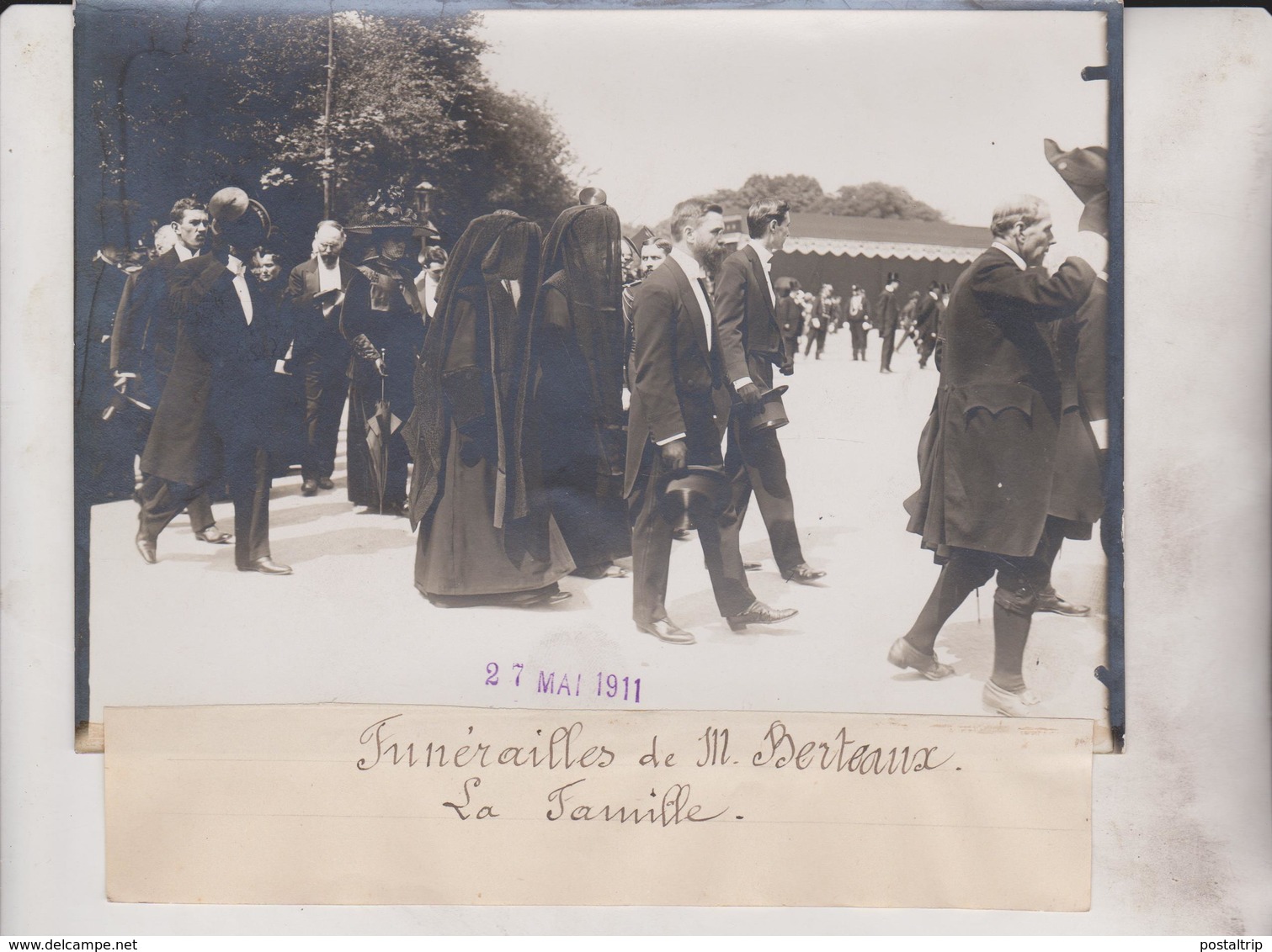 FUNERAILLES M BERTEAUX LA FAMILLE  18*13CM Maurice-Louis BRANGER PARÍS (1874-1950) - Personalidades Famosas