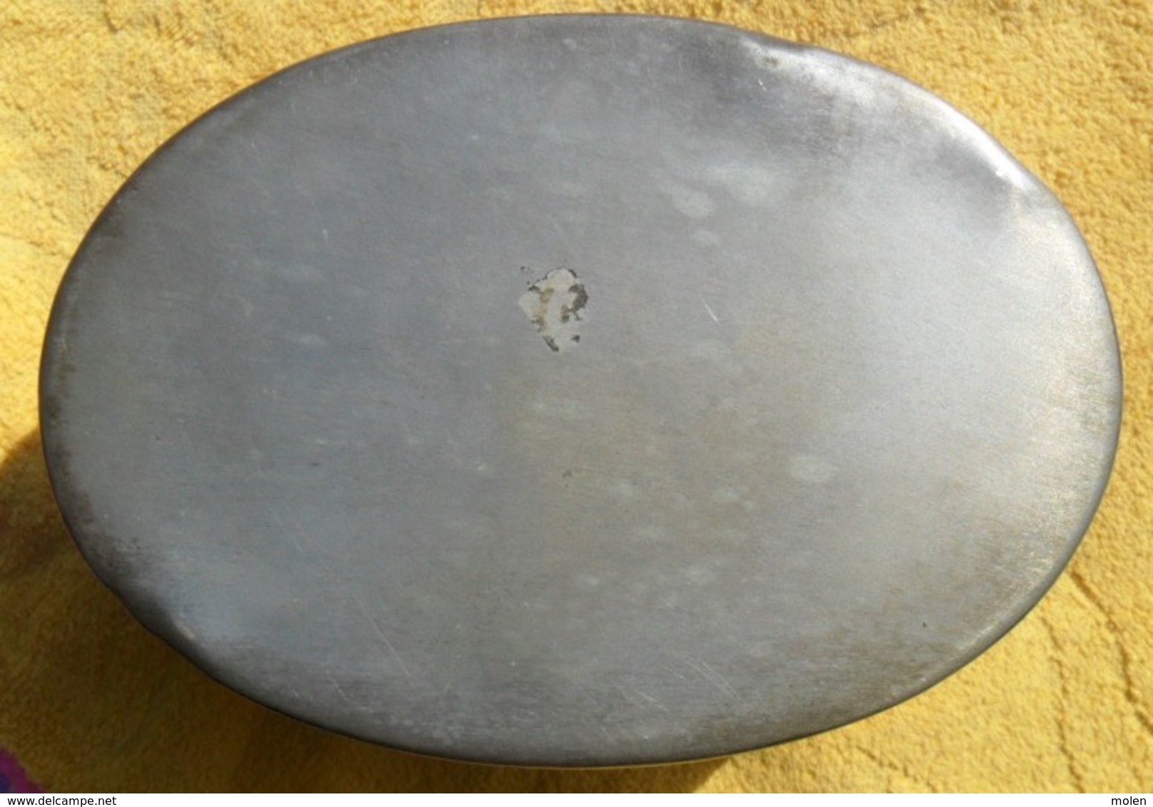 ANCIENNE BONBONNIERE en métal argenté ANTIEK METALEN SNOEPDOOS ANTIQUE OLD CANDY BOX bonbondoos doos metaal bonbon Z697