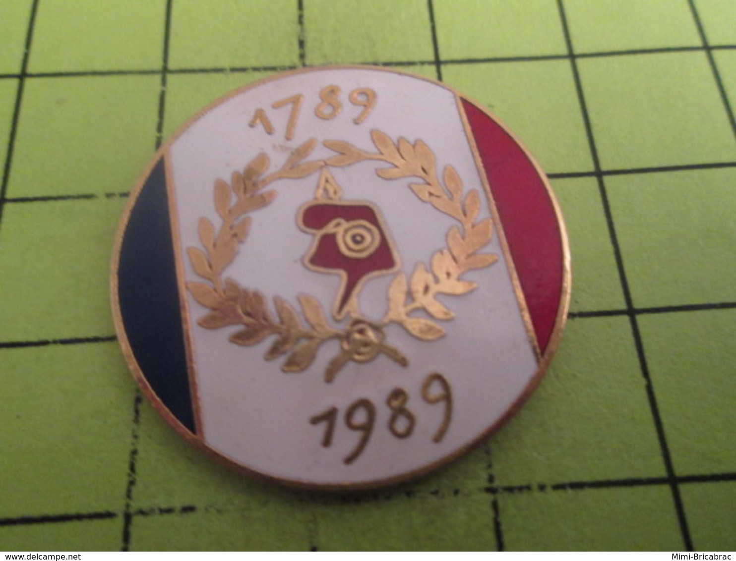 416a Pin's Pins / Beau Et Rare : THEME : AUTRES / CELEBRATION REVOLUTION FRANCAISE BONNET PHRYGIEN LAURIERS - Other & Unclassified