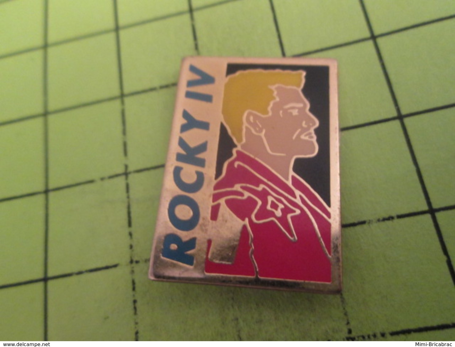 613b Pin's Pins / Beau Et Rare : THEME : CINEMA / FILM STALLONE BOXE ROCKY IV De + En + Nul ! - Kraftstoffe