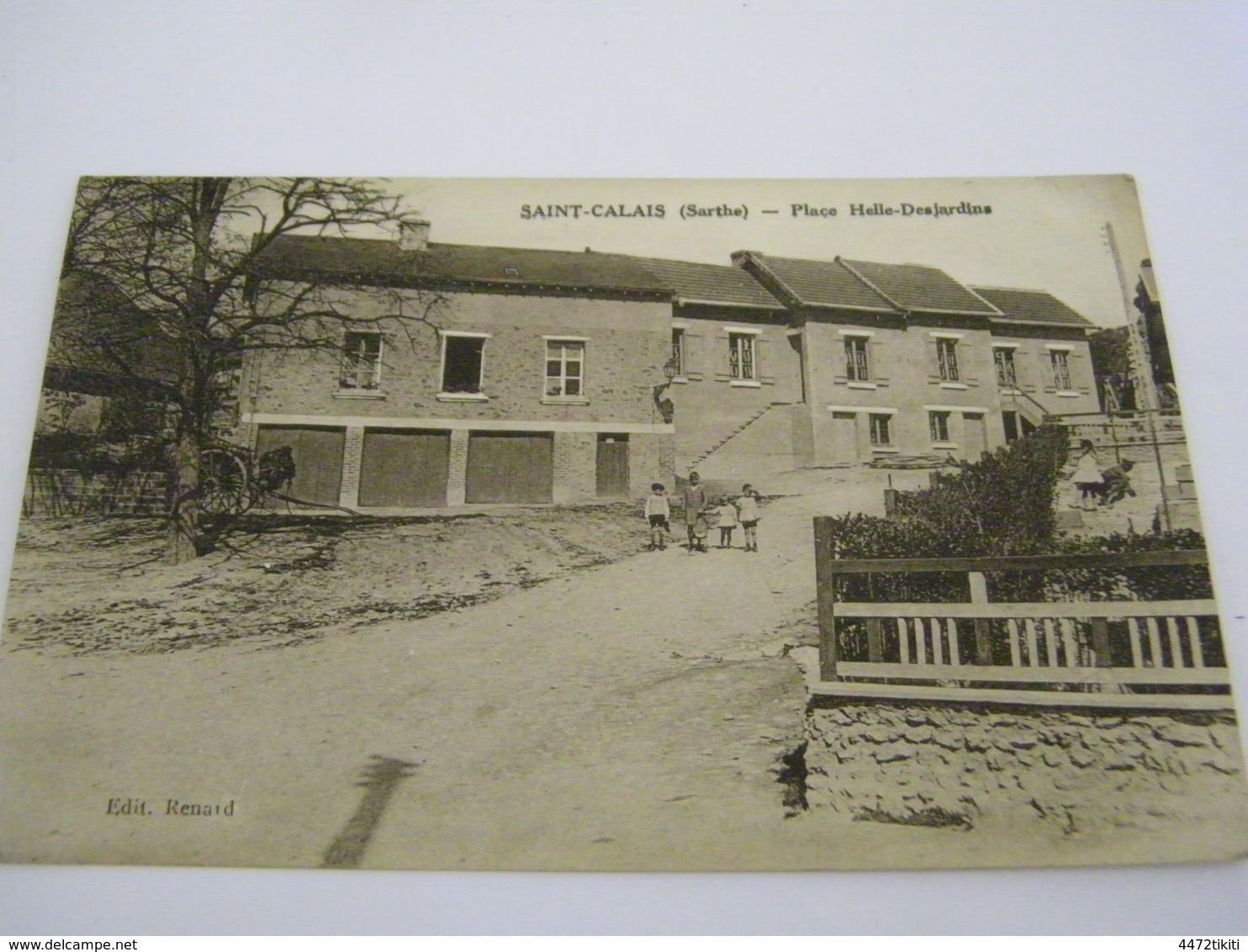 C.P.A.- Saint Calais (72) - Place Helle Desjardins - 1948 - SUP (CC 7) - Saint Calais