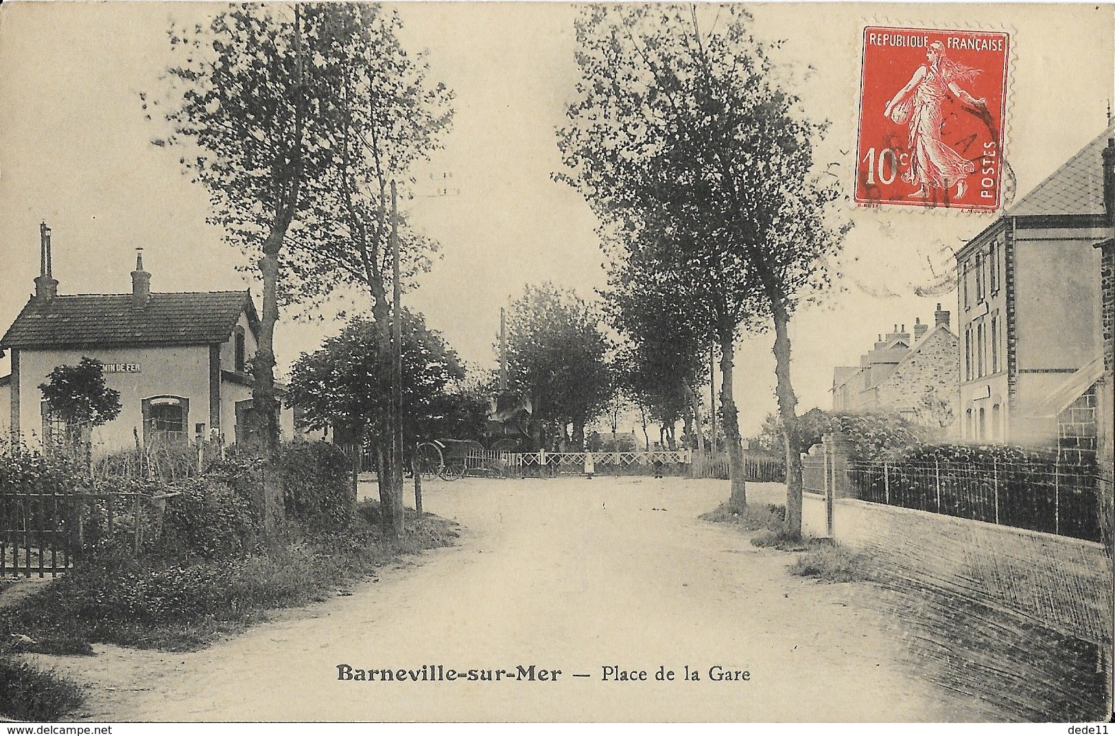 50 BARNEVILLE-sur-MER - Place De La Gare - Barneville