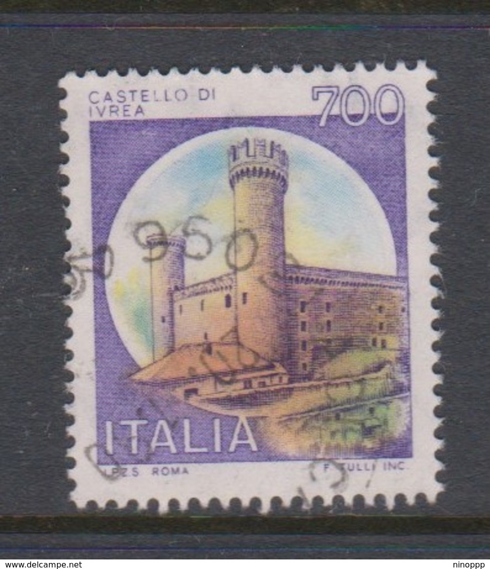 Italy Republic S 1524 1980 Castle  Lire 700 Ivrea,used - 1971-80: Used