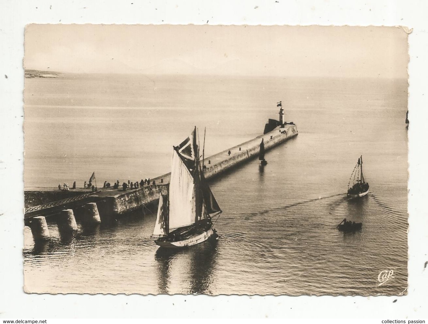 Cp , Bateaux , Voiliers ,  85 ,  LES SABLES D'OLONNE ,la Jetée,  Voyagée ,  Ed. CAP - Sailing Vessels