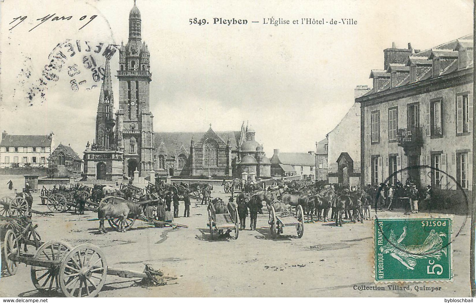 CPA 29 Finistère Pleyben L'Eglise Et L'Hotel De Ville - Marché Aux Chevaux - Pleyben