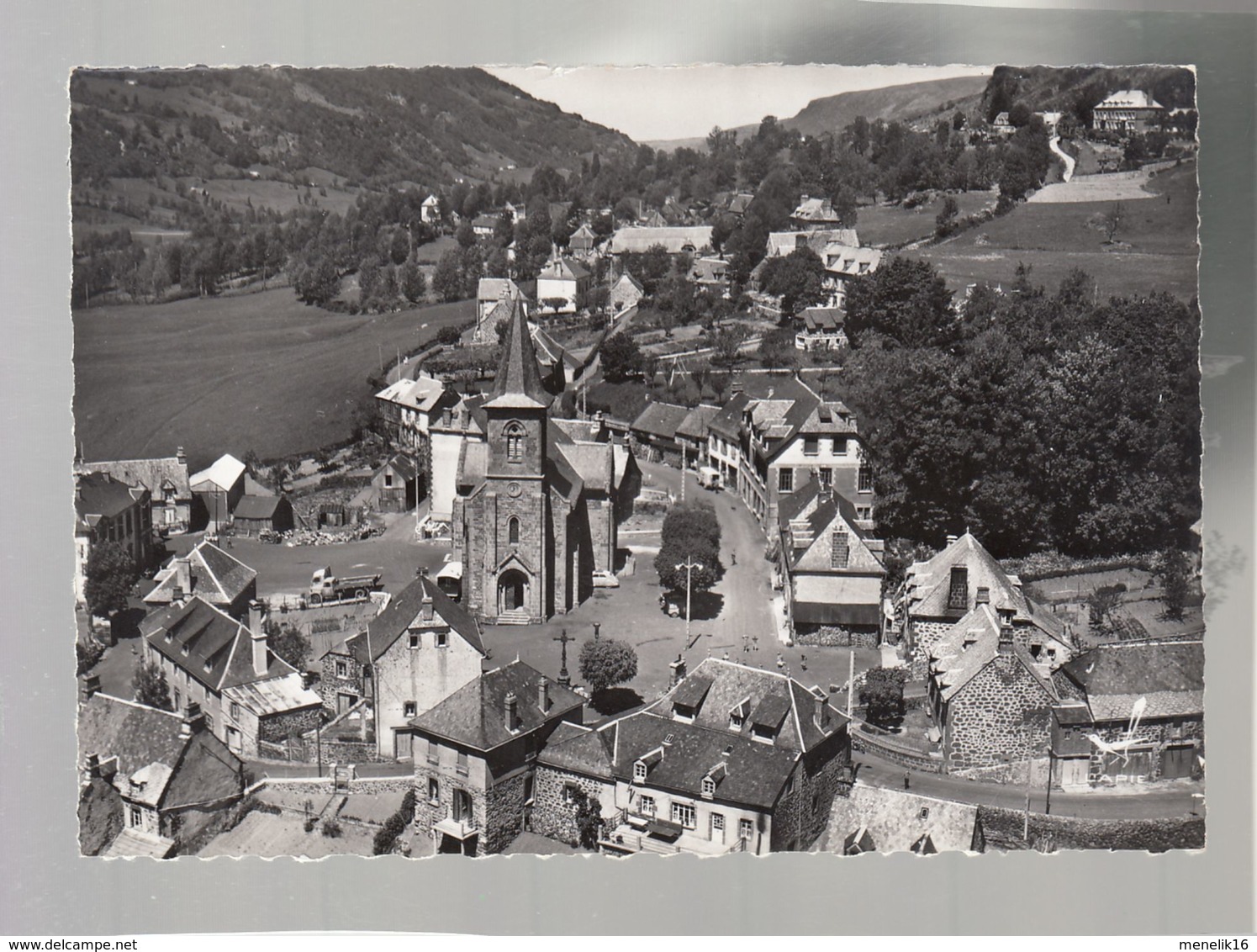 CP - 15 - En Avion Au Dessus De ... Le Falgoux  -  Bourg Et Vallée - Autres & Non Classés