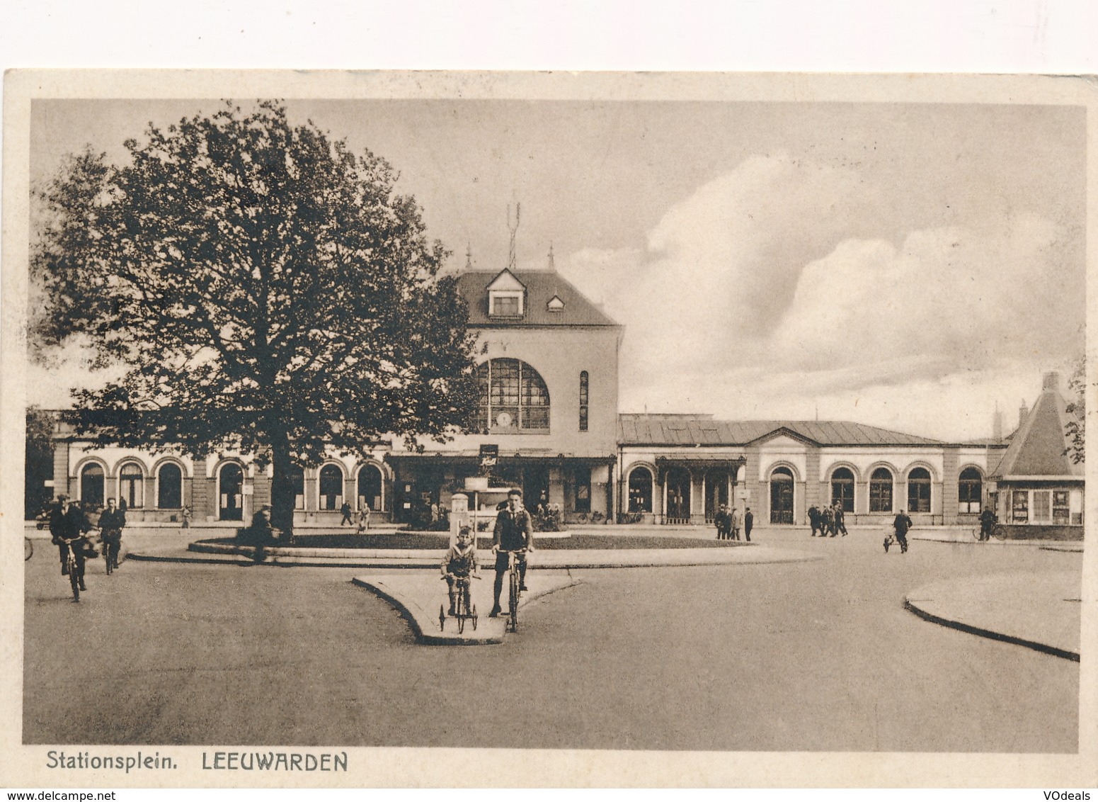 CPA - Pays-Bas - Stationsplein - Leeuwarden - Leeuwarden