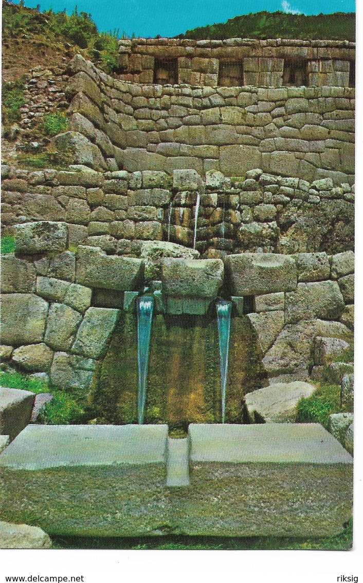 Tampu Machay. Baño Ritual Incaico. Cusco Peru. S - 4749 - Peru