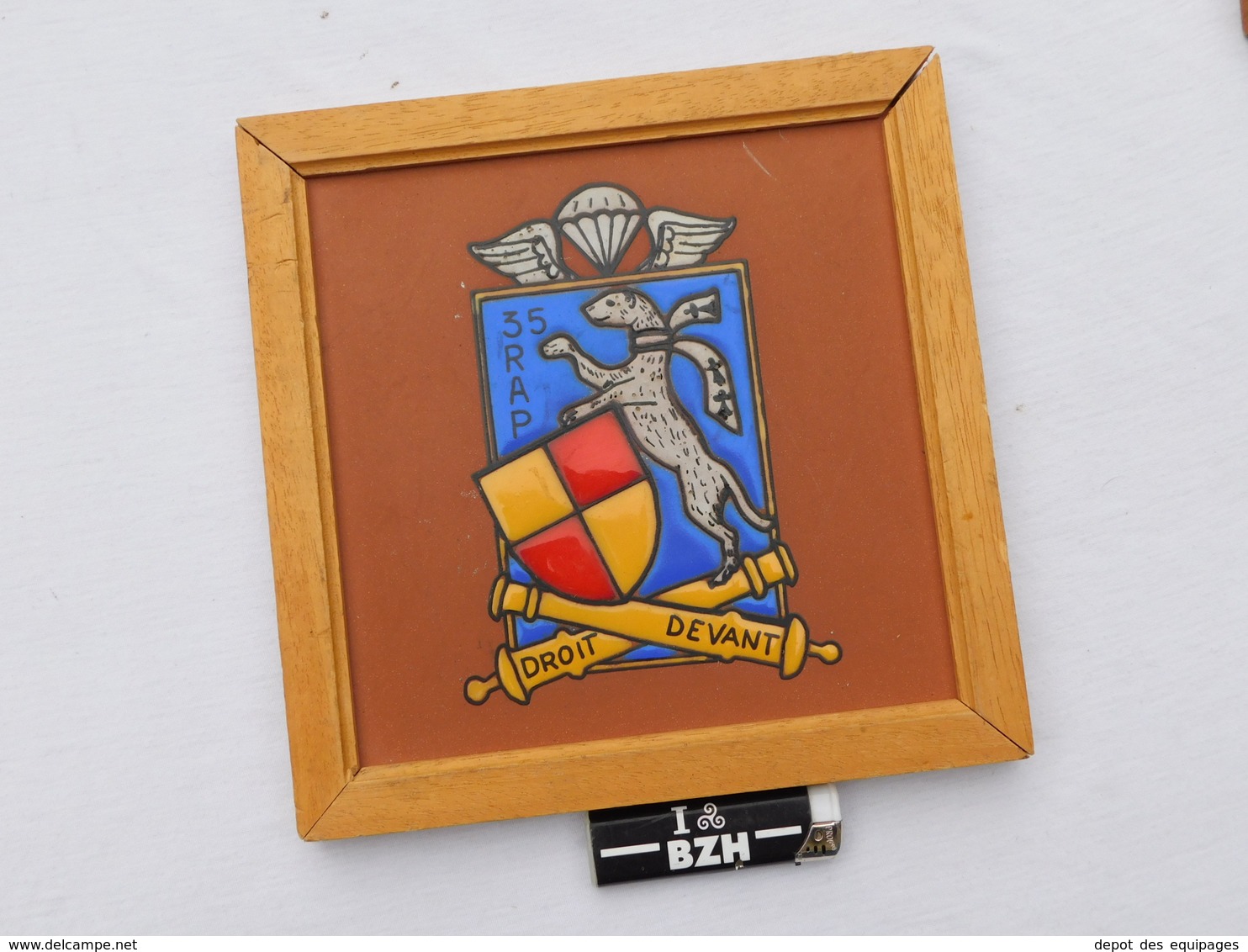 35° R.A.P. REGIMENT ARTILLERIE PARACHUTISTE - BELLE PLAQUE TERRE CUITE - Uniformes