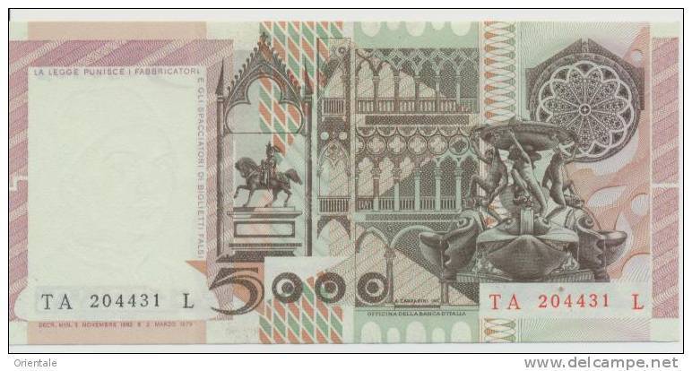 ITALY P. 105b 5000 L 1982  VF/XF - 5000 Liras