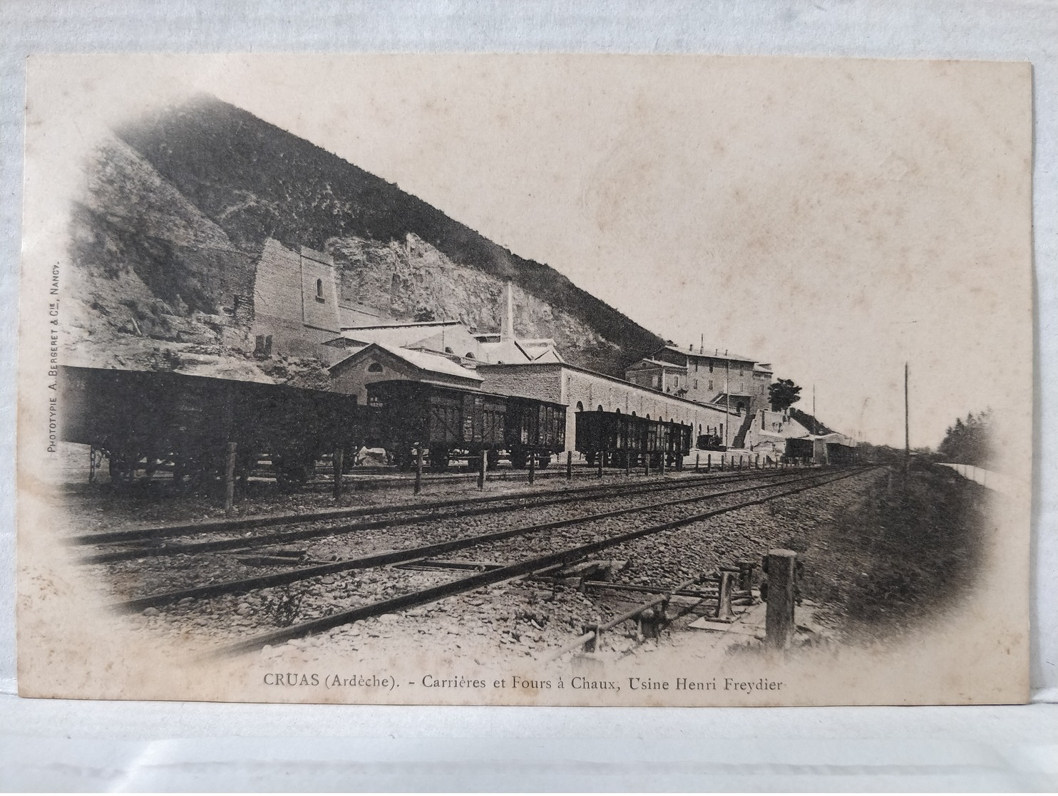 Cruas. Carrières Et Fours à Chaux. Usine Henry Freydier. Train - Autres & Non Classés