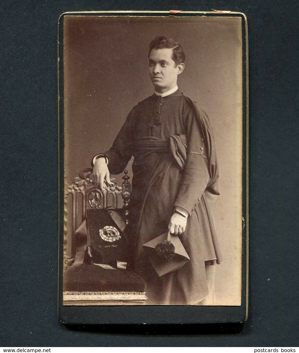 Fotografia ESTUDANTE De COIMBRA, Padre PEDRO MANUEL NOGUEIRA (de Évora) Com Livro De Curso De Direito PORTUGAL - Anciennes (Av. 1900)