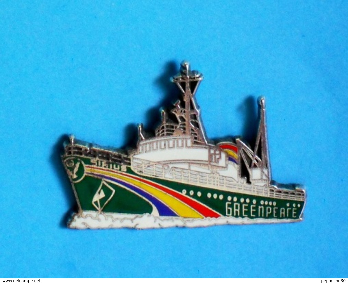 1 PIN'S //  ** BATEAU / LE SIRIUS DE GREENPEACE ** . (©) - Bateaux