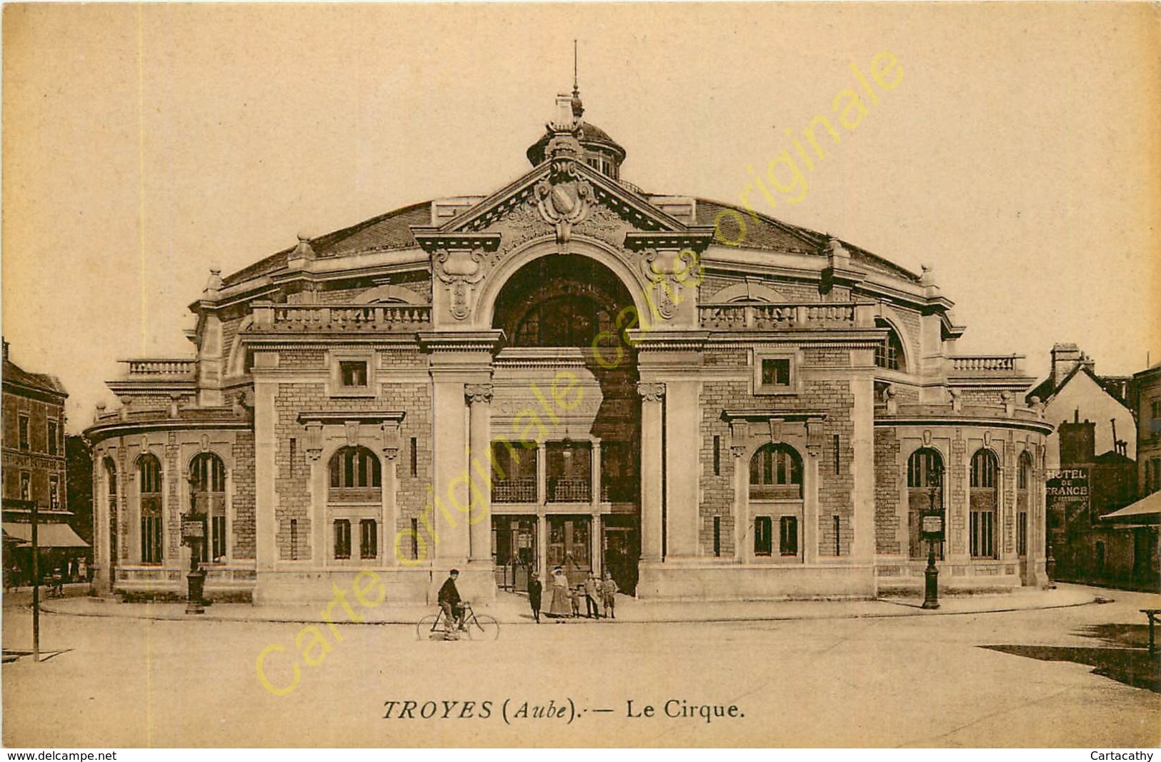 10. TROYES . Le Cirque . - Troyes