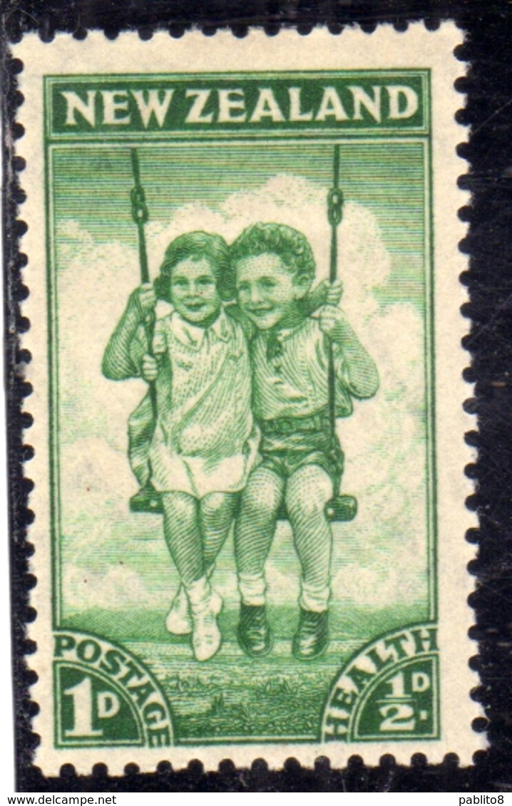 NEW ZEALAND NUOVA ZELANDA 1942 CHILDREN IN SWING HEALTH 1p + 1/2p  MNH - Neufs