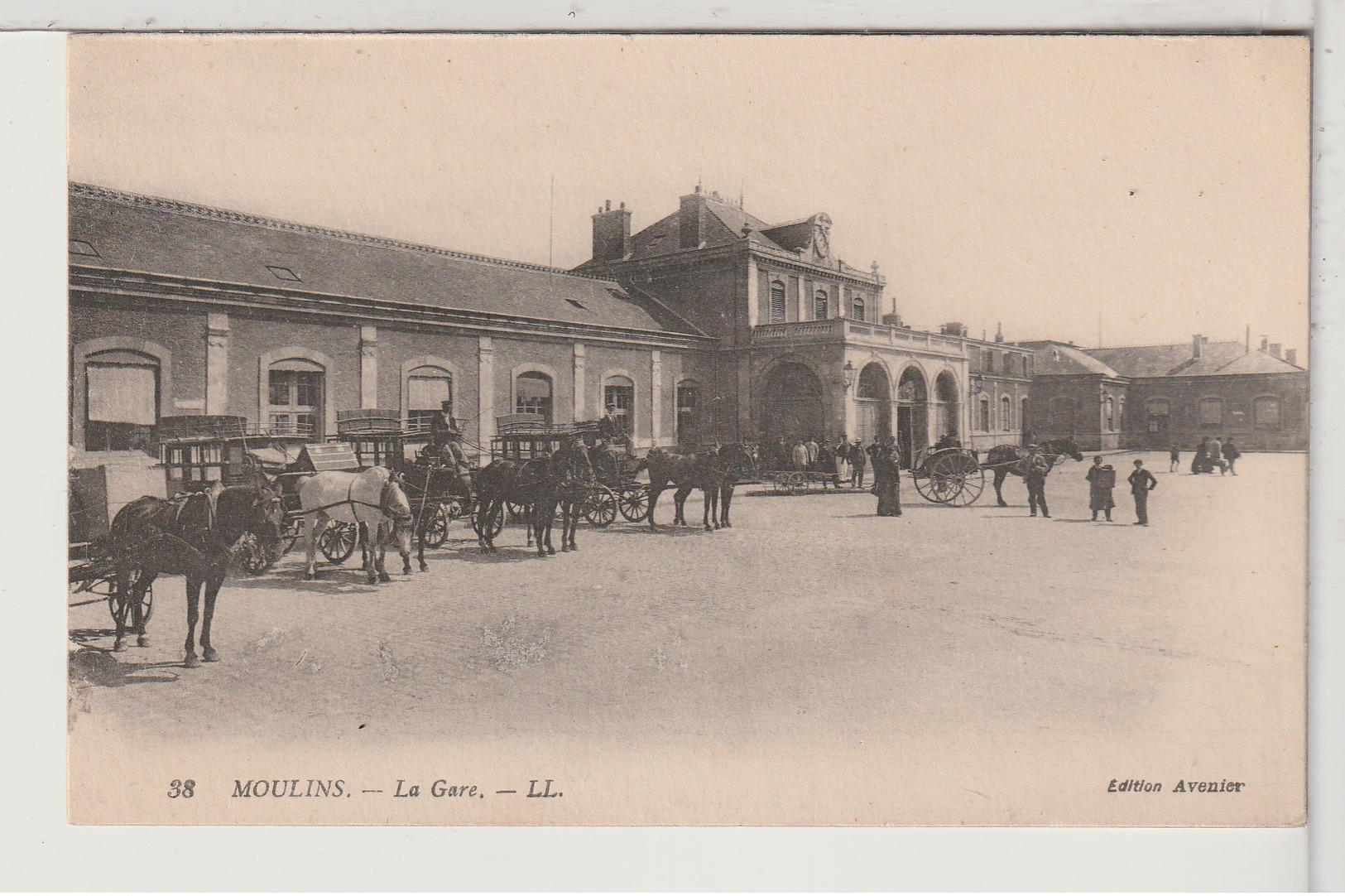 03 - MOULINS - La Gare Animée - Moulins