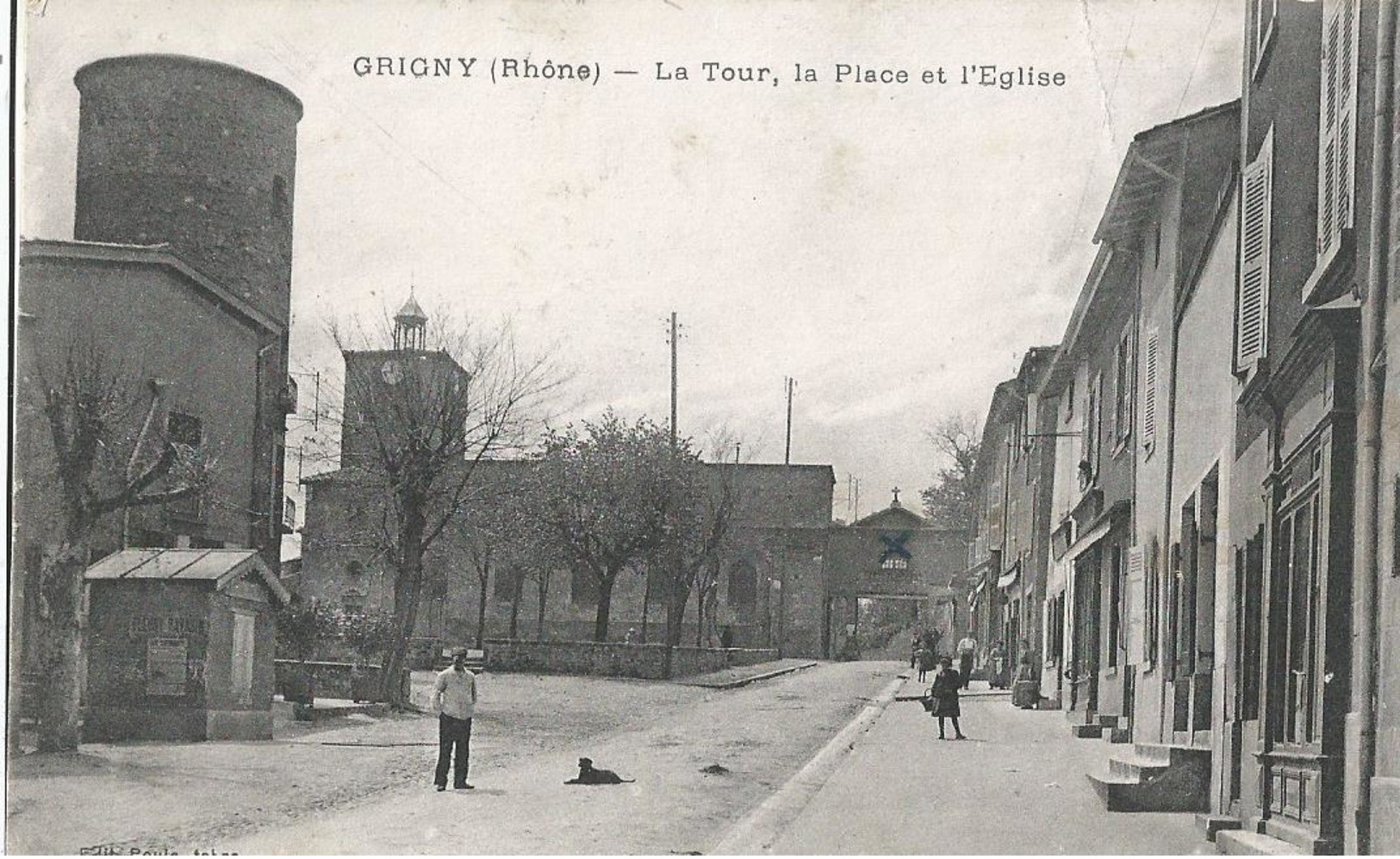 CPA  772 - GRIGNY La Tour, La Place Et L'église  -  Animations - Grigny