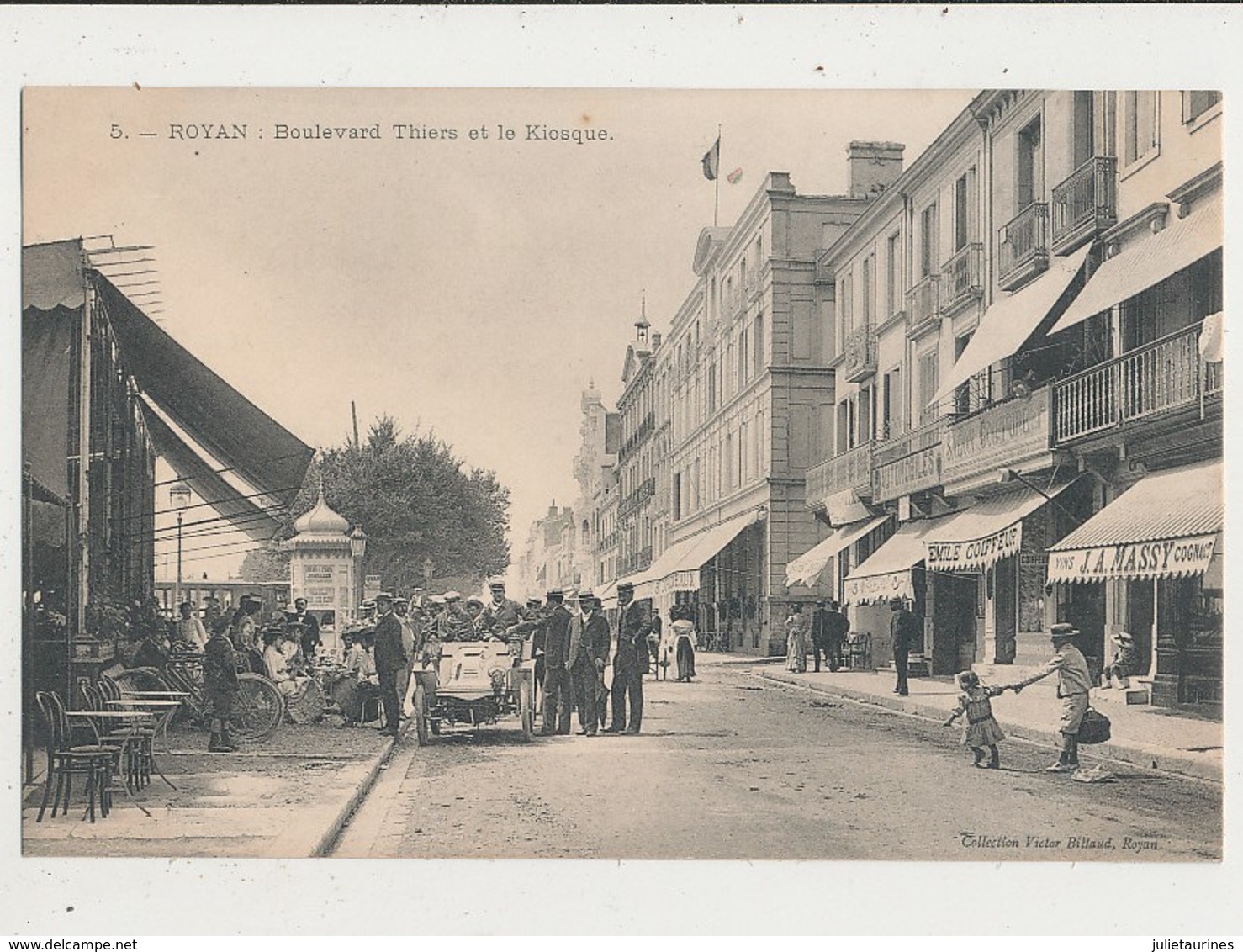 17 ROYAN BOULEVARD THIERS ET LE KIOSQUE CPA BON ETAT - Royan