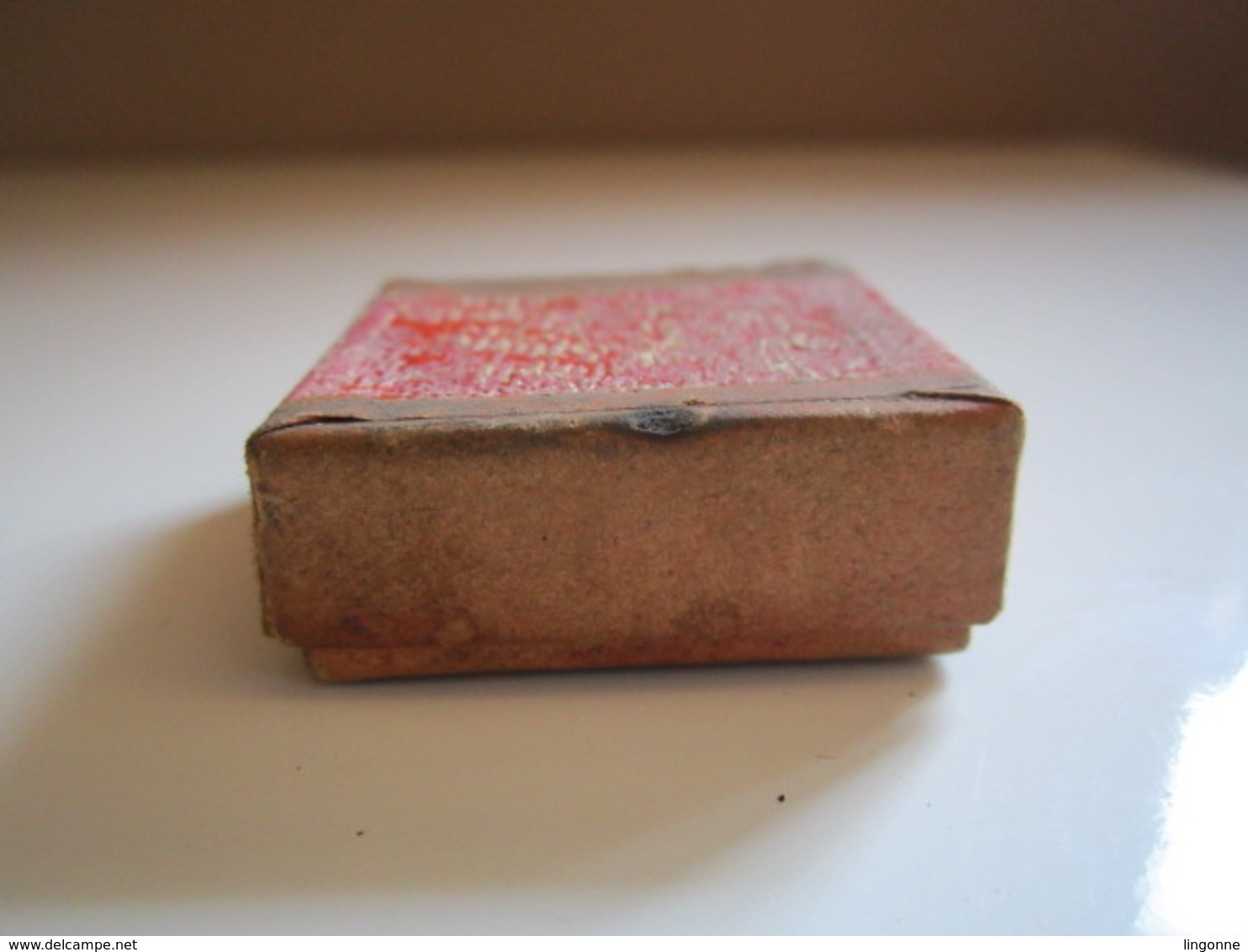 Ancienne boite carré en carton - 3,5 cm au carré