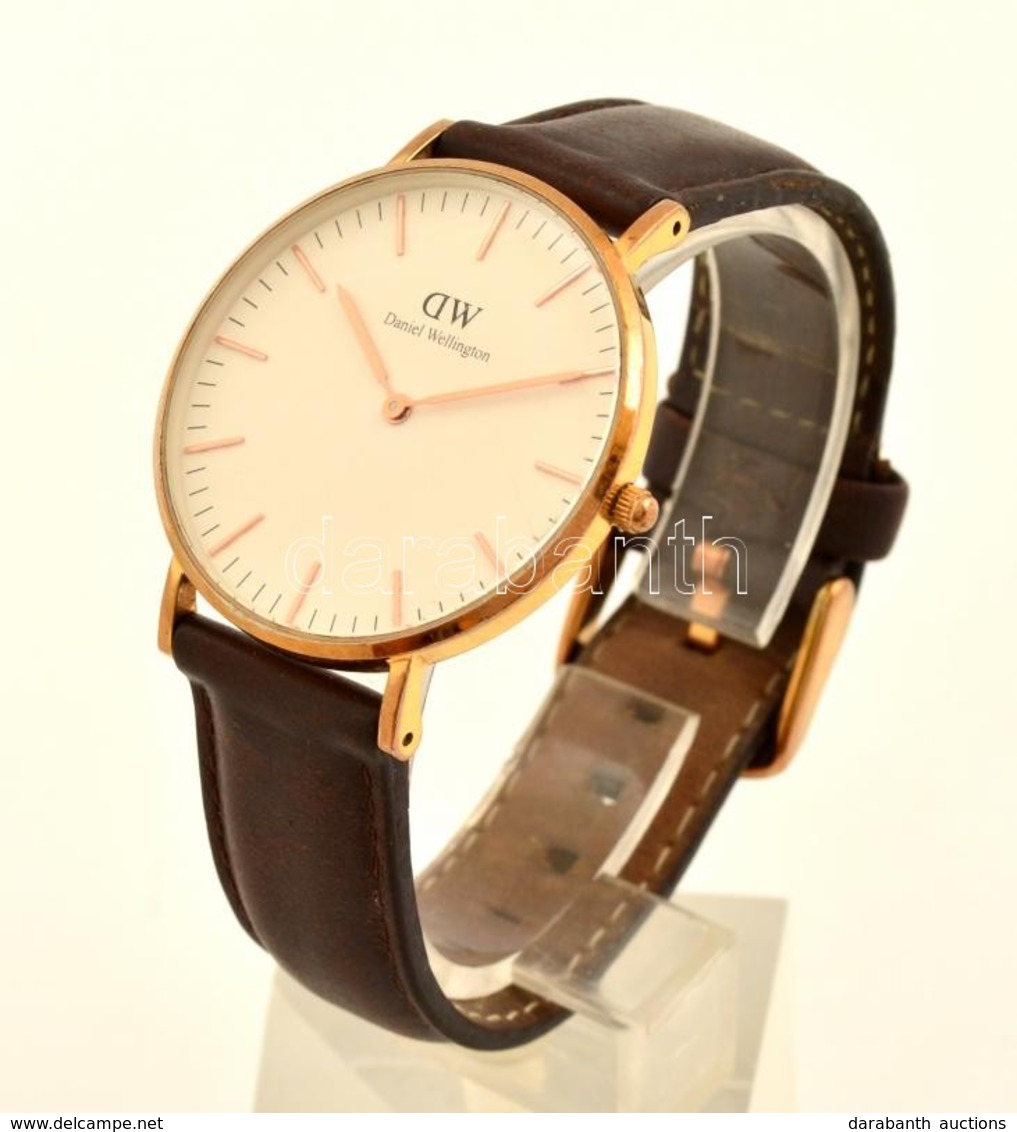 Daniel Wellington Karóra, Bőr Szíjjal, Vízálló, Karcolással, Működik, D: 3,5 Cm - Sonstige & Ohne Zuordnung