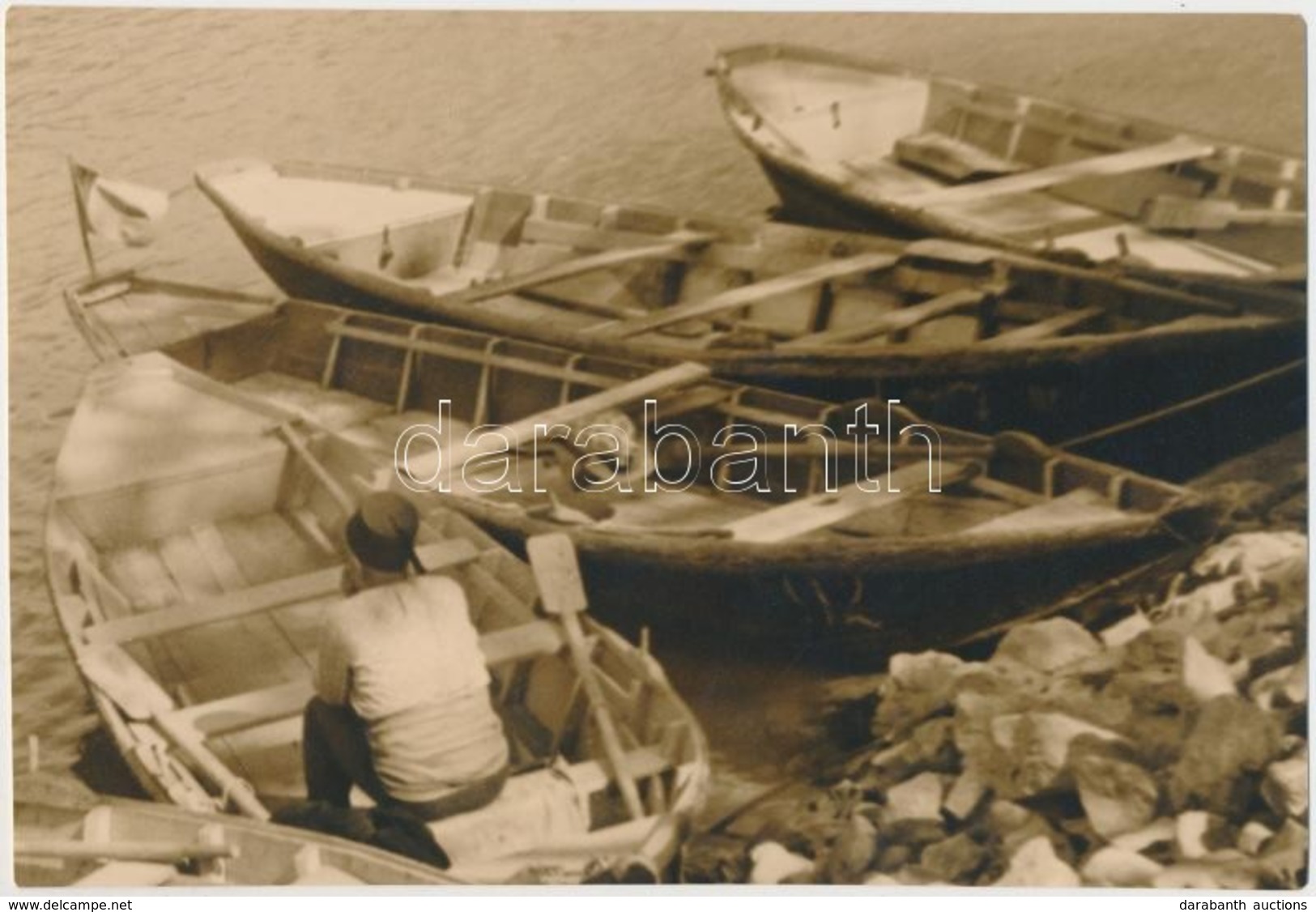 Cca 1930 Thöresz Dezső (1902-1963): Csónakkölcsönző Turistákra Várva, Jelzés Nélküli Vintage Fotó A Szerző Hagyatékából, - Sonstige & Ohne Zuordnung