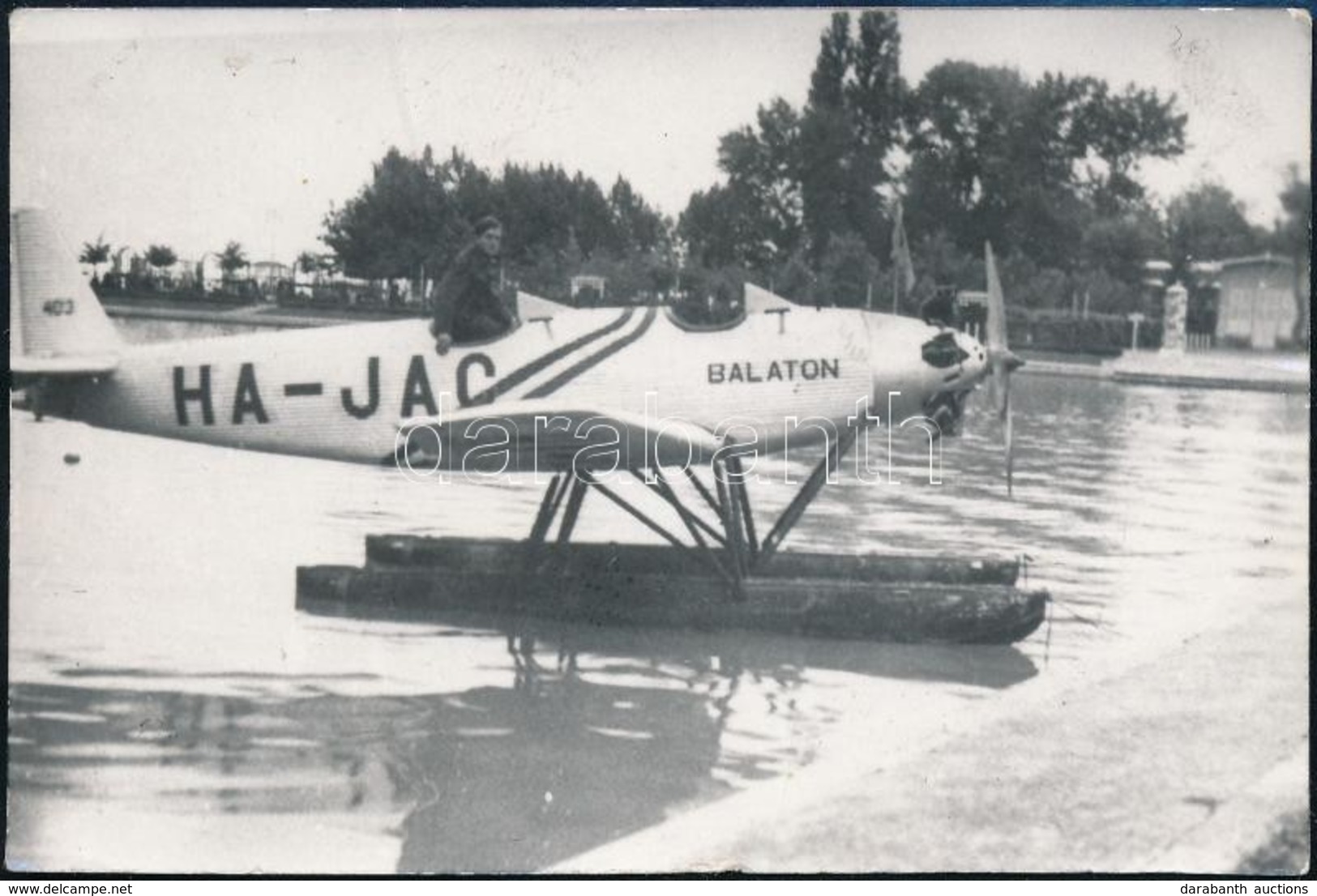 Cca 1930-1940 Junkers Junior HA-JAC Balaton Repülőgép A Siófoki Kikötőben, Utólagos Előhívás, Felületén Törésnyomok, 6×9 - Sonstige & Ohne Zuordnung