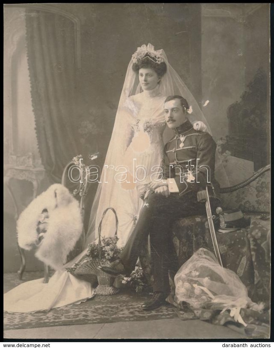 Cca 1900 M. Kir. Honvédség Tisztjének Esküvői Fényképe Katonai Ruhában. Ázott Keményhátű Fotó 20x24 Cm - Sonstige & Ohne Zuordnung
