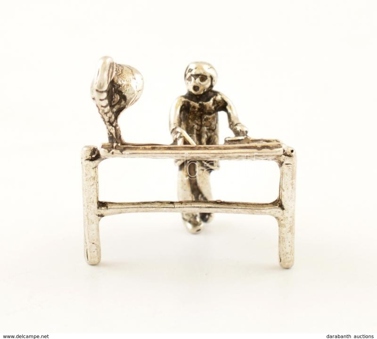 Ezüst(Ag) Miniatűr Tervezőasztal Emberrel, Jelzés Nélkül, 2×2,5 Cm, Nettó: 5,5 G - Sonstige & Ohne Zuordnung