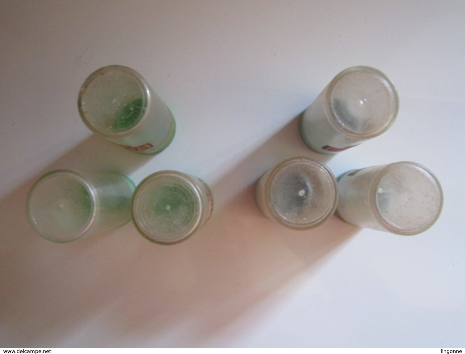 6 Anciennes boites en tube plastique de marque SANPEUR 3 BLEUS 3 VERTES (Boite pour ?? chasseur ? Chasse ?) Haut 5,5 cm